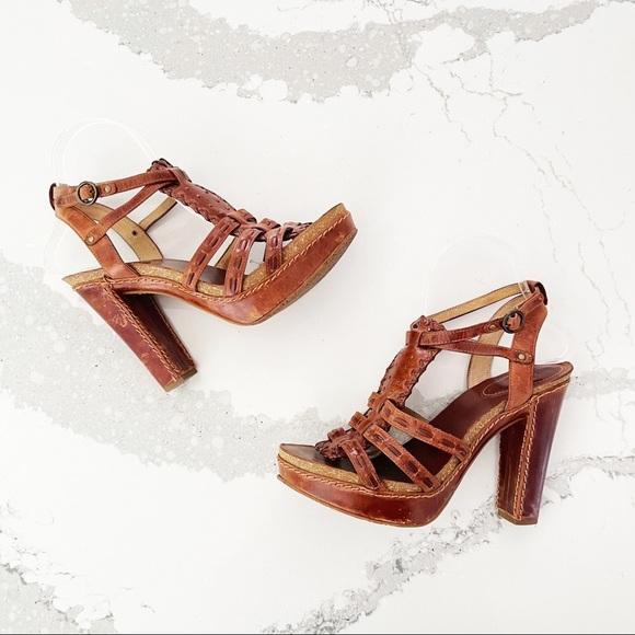 Frye Grace T Strap Leather Heeled Sandals - Picture 13 of 13
